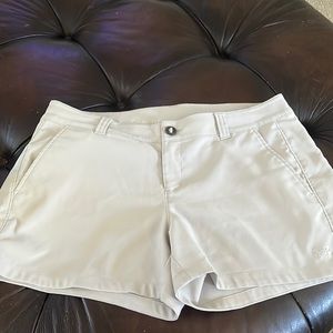 Under Armour women 14